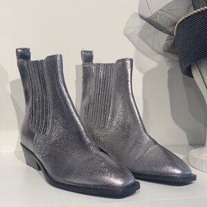 Seychelles Silver Chelsea Boots- Sz 7
